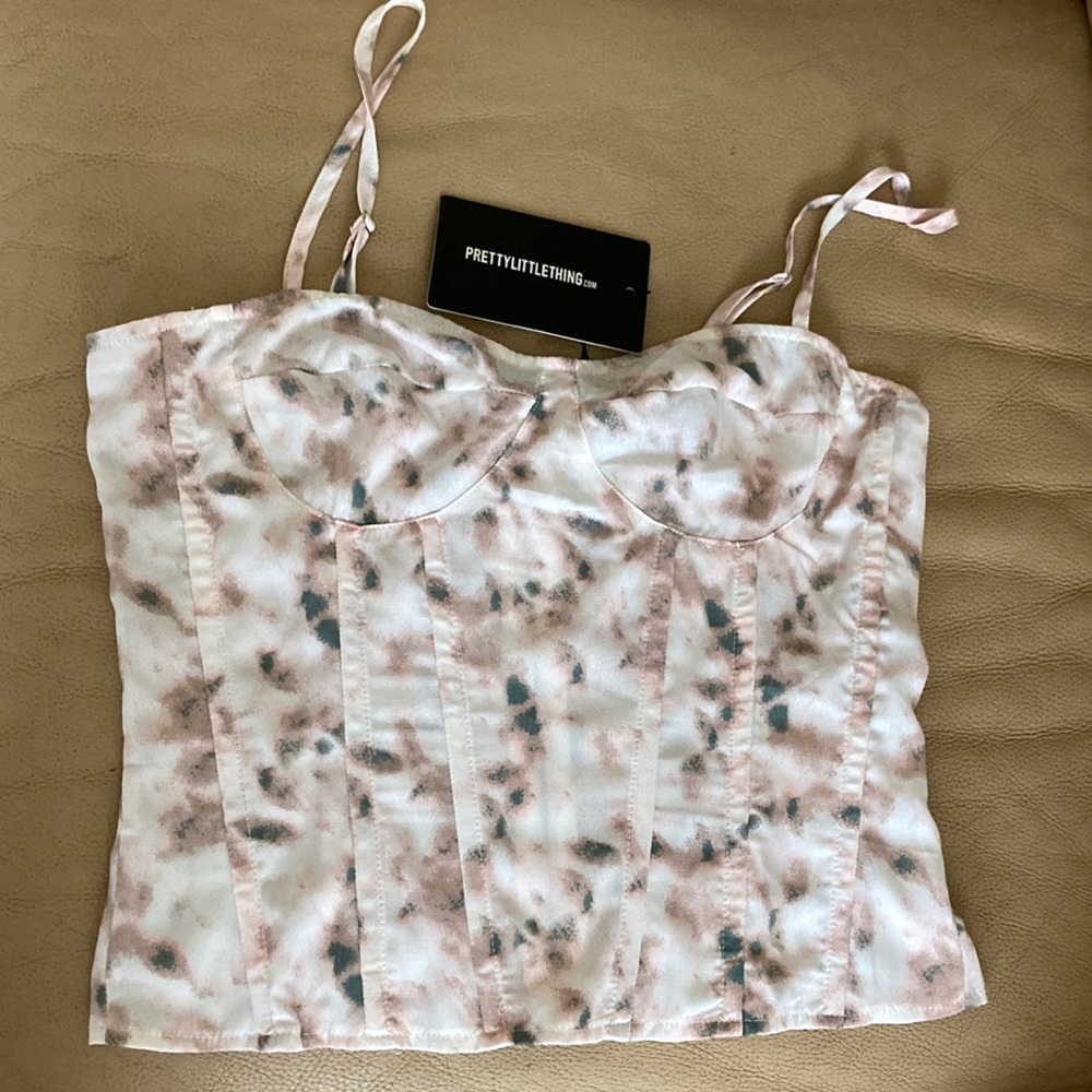 PrettyLittlethings top